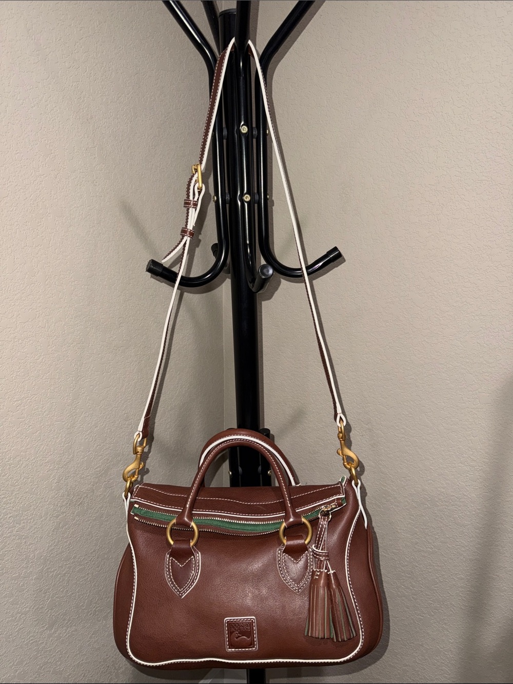 Dooney & Bourke NWT Chestnut Florentine Edge - Picture 4 of 14